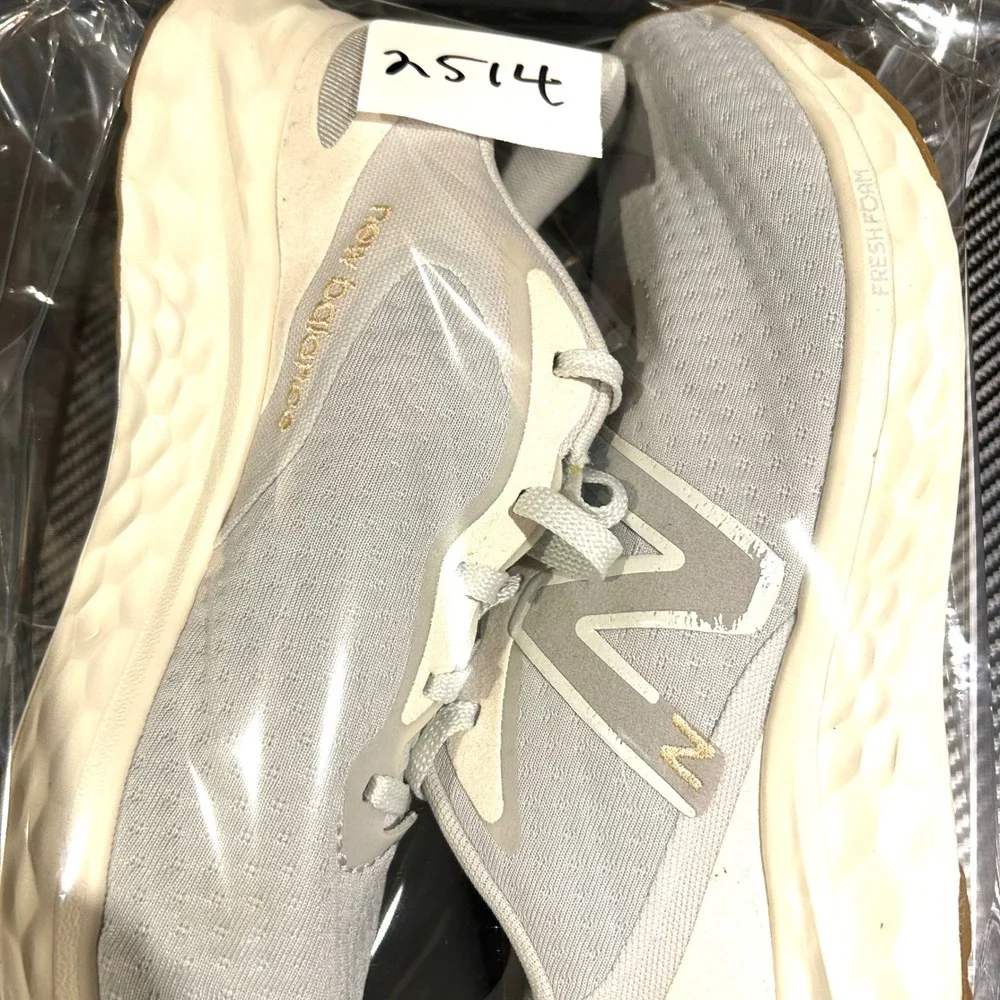 New Balance Fresh Foam Arishi v4 Shoes Womens 10B Grey Running Sneakers WARISEG4